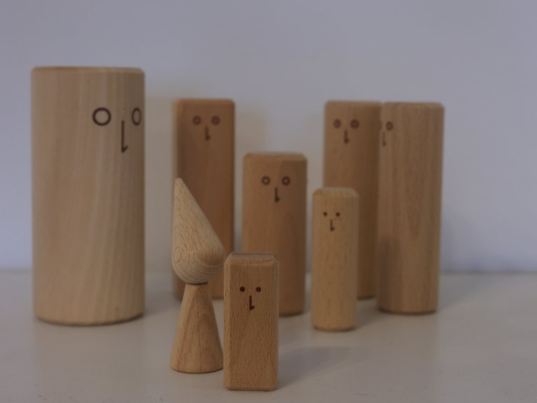 Holzfiguren für systemische Aufstellungen und die Arbeit mit inneren Anteilen